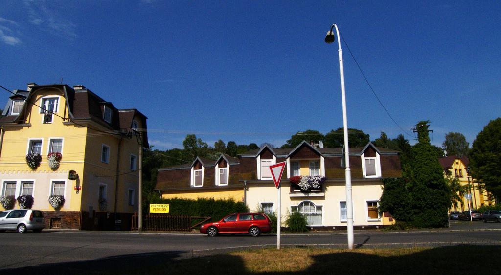 Penzion U Antonickova Pramene Marianske Lazne Exterior foto